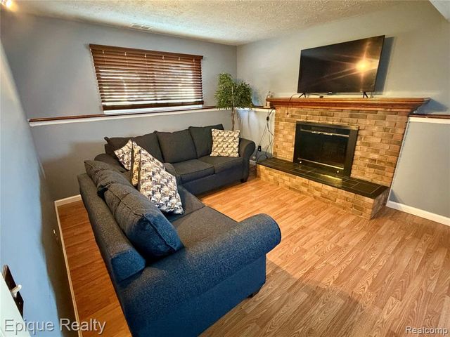 2876 Winter Drive, Troy, MI 48083