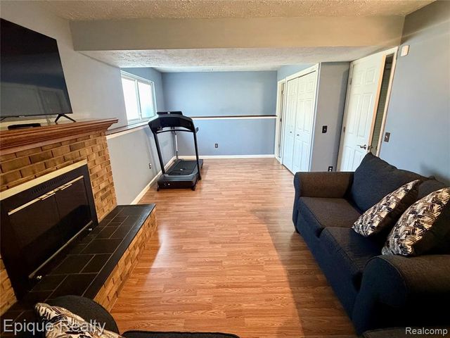 2876 Winter Drive, Troy, MI 48083