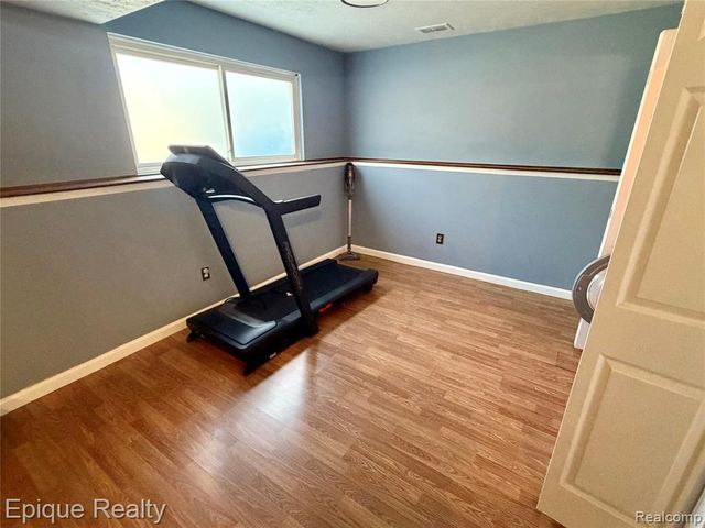 2876 Winter Drive, Troy, MI 48083