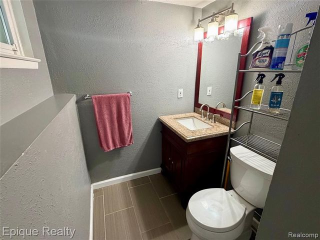 2876 Winter Drive, Troy, MI 48083