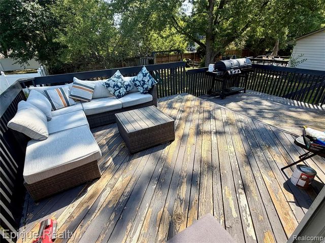 2876 Winter Drive, Troy, MI 48083