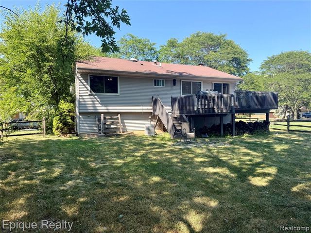 2876 Winter Drive, Troy, MI 48083