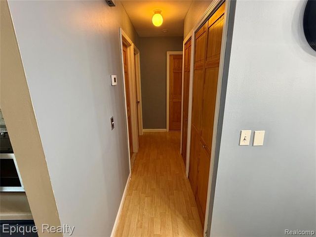 2876 Winter Drive, Troy, MI 48083