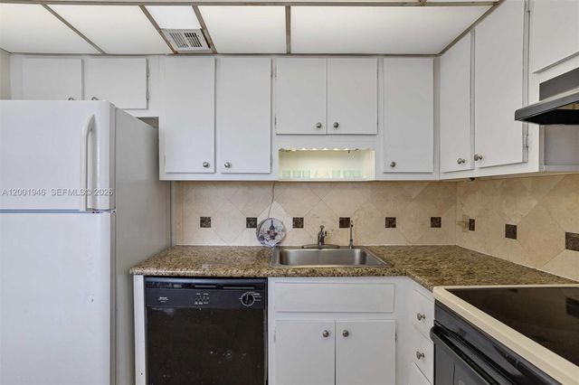 3100 N Palm Aire Dr 703, Pompano Beach, FL 33069