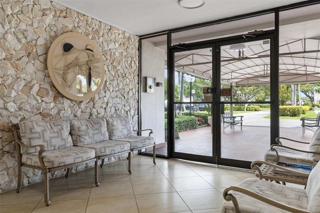 3100 N Palm Aire Dr 703, Pompano Beach, FL 33069