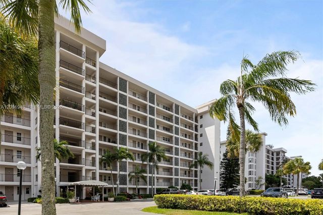 3100 N Palm Aire Dr 703, Pompano Beach, FL 33069