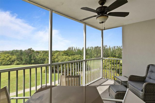 3100 N Palm Aire Dr 703, Pompano Beach, FL 33069