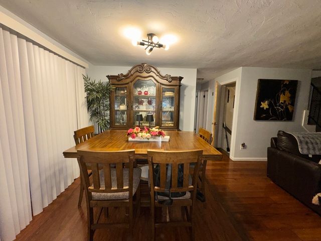 39 Fairlawn Ave, Oxford, MA 01540