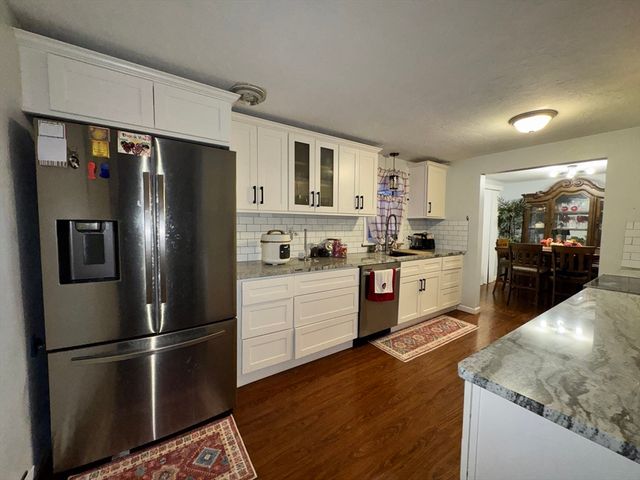 39 Fairlawn Ave, Oxford, MA 01540