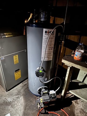 39 Fairlawn Ave, Oxford, MA 01540