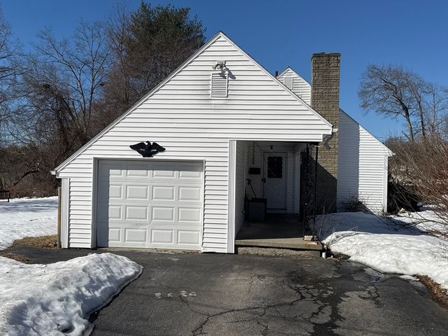 39 Fairlawn Ave, Oxford, MA 01540