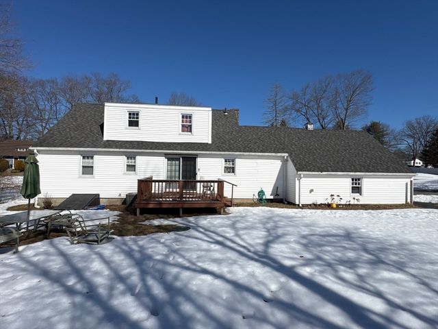 39 Fairlawn Ave, Oxford, MA 01540