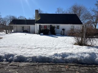 39 Fairlawn Ave, Oxford, MA 01540