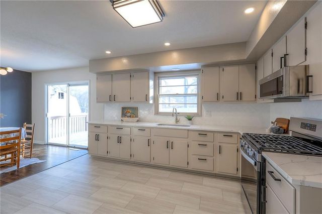 6905 Sycamore Avenue, Kansas City, MO 64133