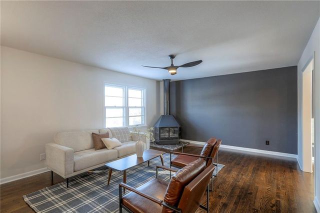 6905 Sycamore Avenue, Kansas City, MO 64133