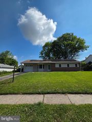205 BROOKSIDE RD, Norristown, PA 19401