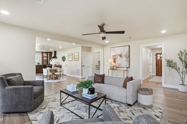 8969 E 116th Street S, Bixby, OK 74008