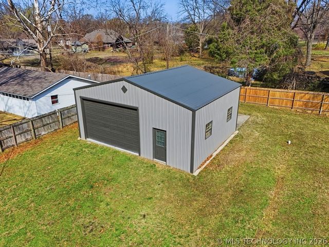 8969 E 116th Street S, Bixby, OK 74008