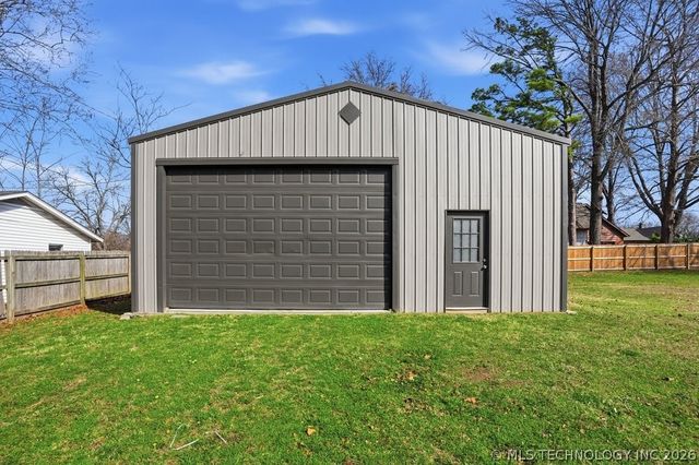 8969 E 116th Street S, Bixby, OK 74008