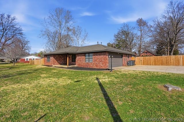 8969 E 116th Street S, Bixby, OK 74008