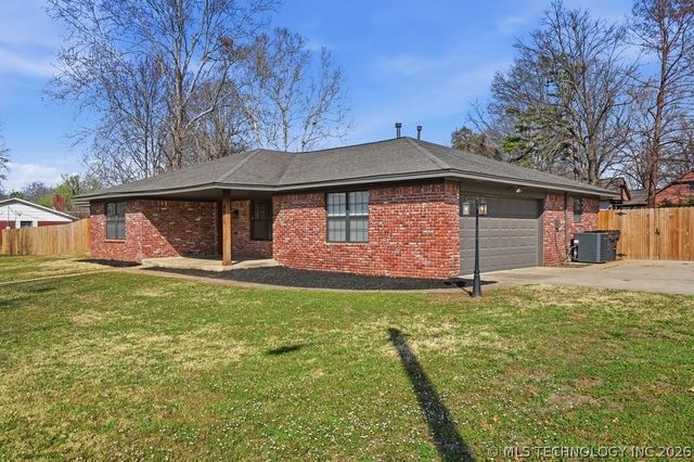 8969 E 116th Street S, Bixby, OK 74008