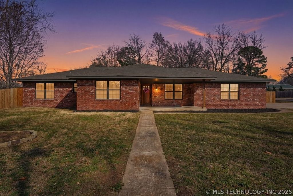 8969 E 116th Street S, Bixby, OK 74008