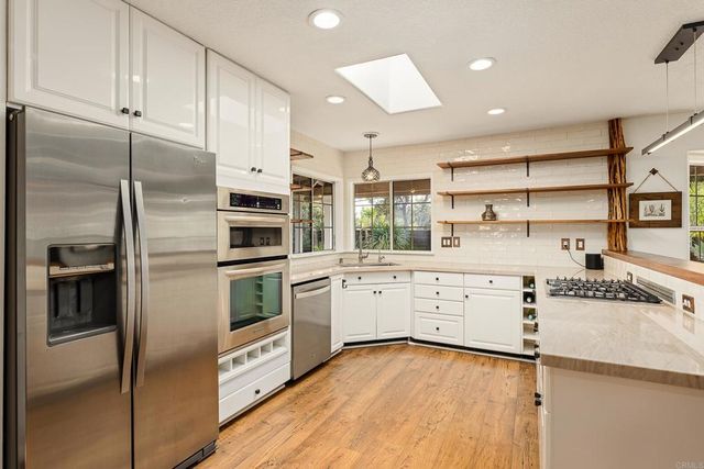 808 Palaro Drive, Encinitas, CA 92024