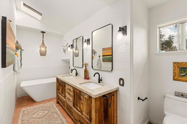 808 Palaro Drive, Encinitas, CA 92024