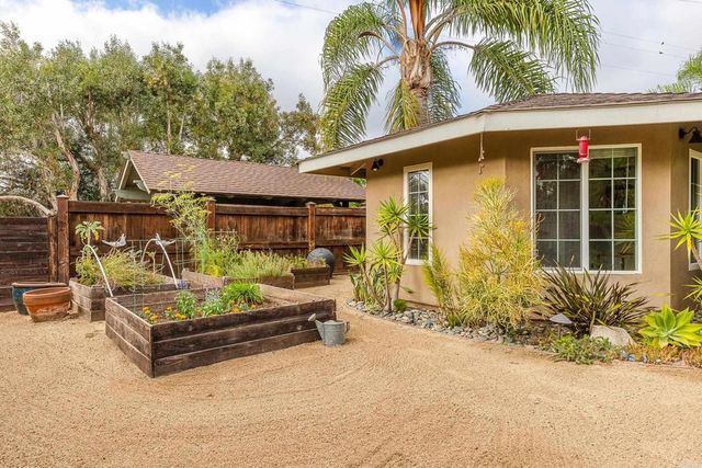 808 Palaro Drive, Encinitas, CA 92024