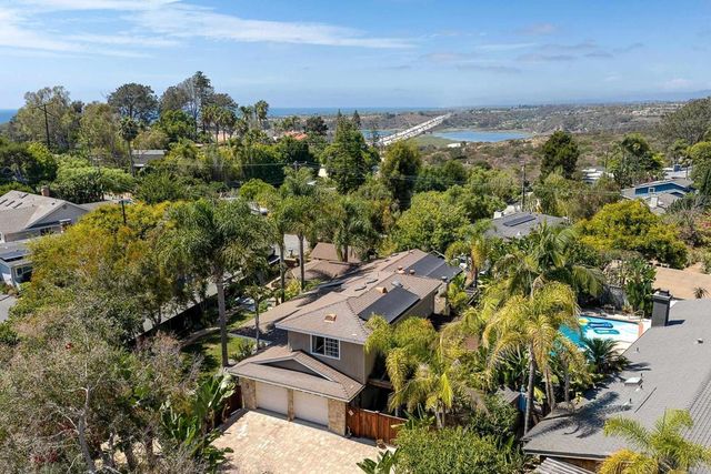808 Palaro Drive, Encinitas, CA 92024