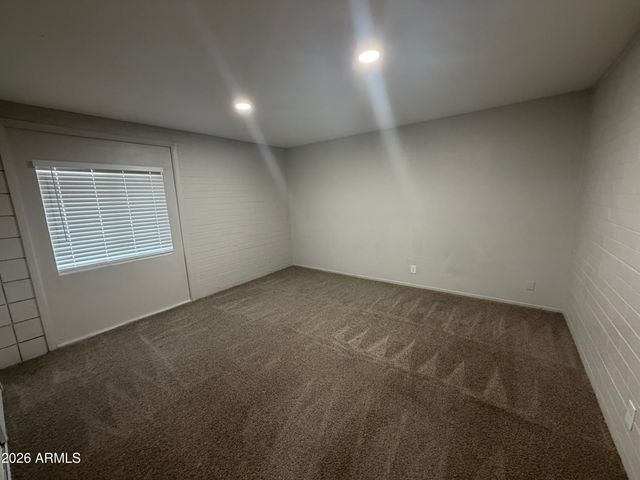 2034 W CACTUS Road B, Phoenix, AZ 85029