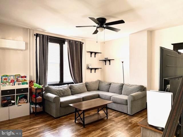 1 OAKVIEW AVE, Cherry Hill, NJ 08002