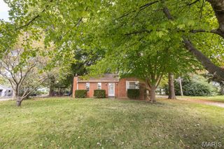 2608 E B Street Road, Belleville, IL 62221
