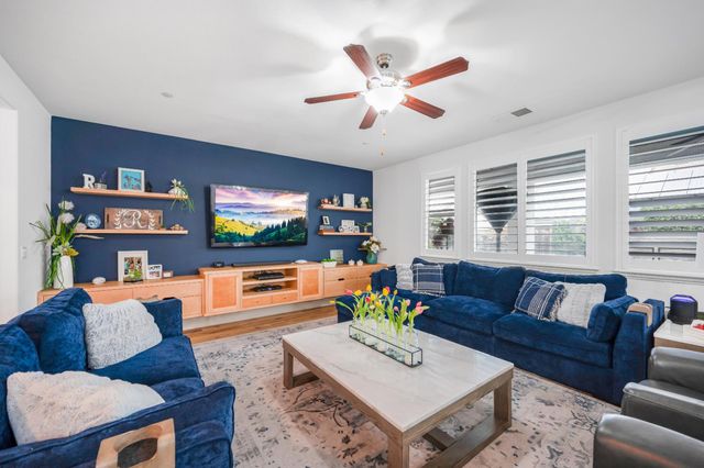 3063 Robinwood Avenue, Clovis, CA 93619