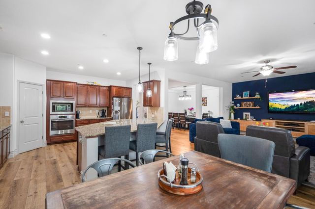 3063 Robinwood Avenue, Clovis, CA 93619