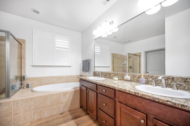 3063 Robinwood Avenue, Clovis, CA 93619