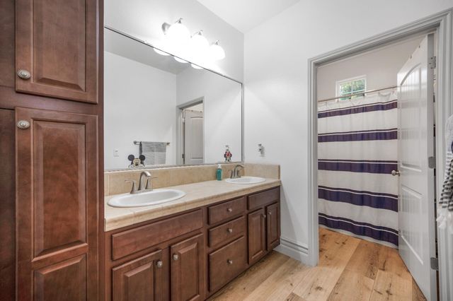 3063 Robinwood Avenue, Clovis, CA 93619