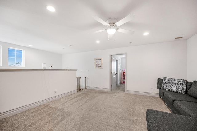 3063 Robinwood Avenue, Clovis, CA 93619