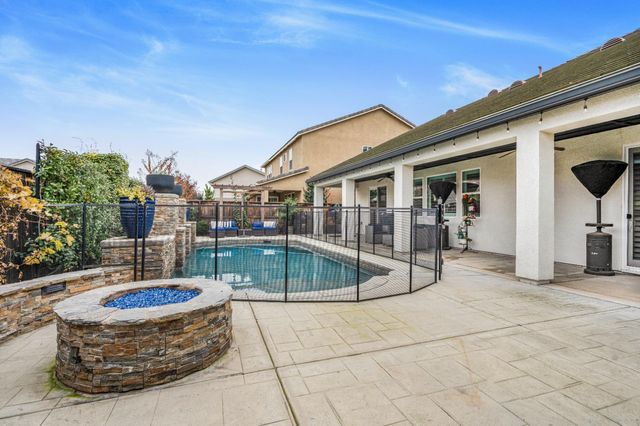 3063 Robinwood Avenue, Clovis, CA 93619