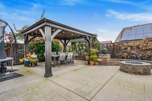 3063 Robinwood Avenue, Clovis, CA 93619