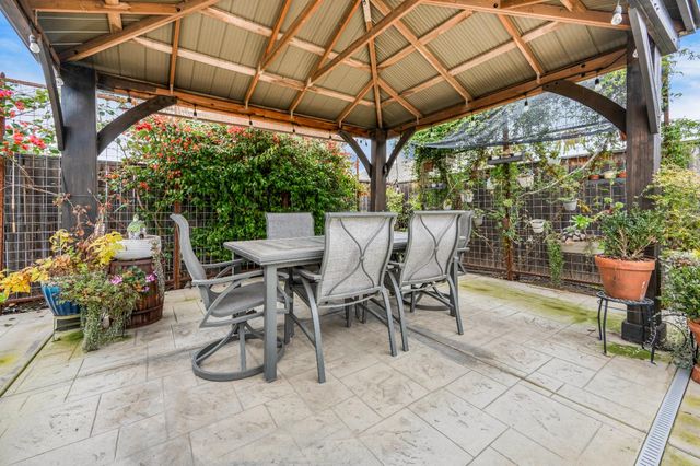 3063 Robinwood Avenue, Clovis, CA 93619