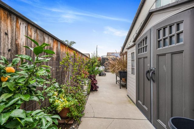 3063 Robinwood Avenue, Clovis, CA 93619