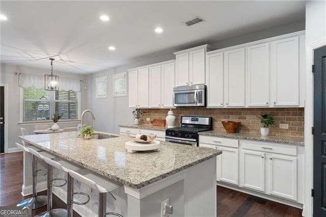 4008 Creekshire Trail, Canton, GA 30115