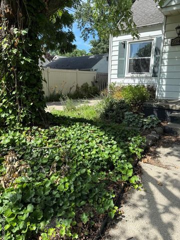 23431 Forest Street, Oak Park, MI 48237