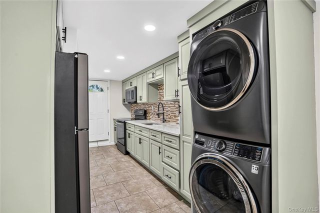 8953 Vanderveer Street, Queens Village, NY 11427