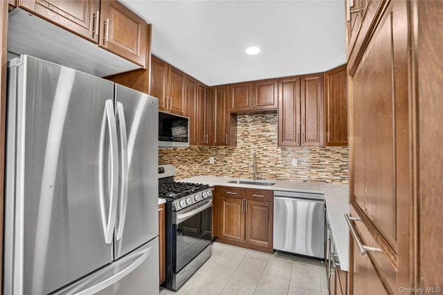 8953 Vanderveer Street, Queens Village, NY 11427