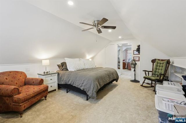 2 White Oak Lane, Wayne, NJ 07470