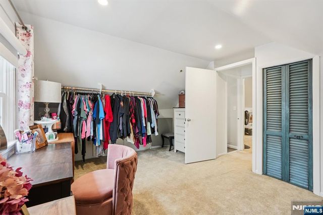 2 White Oak Lane, Wayne, NJ 07470