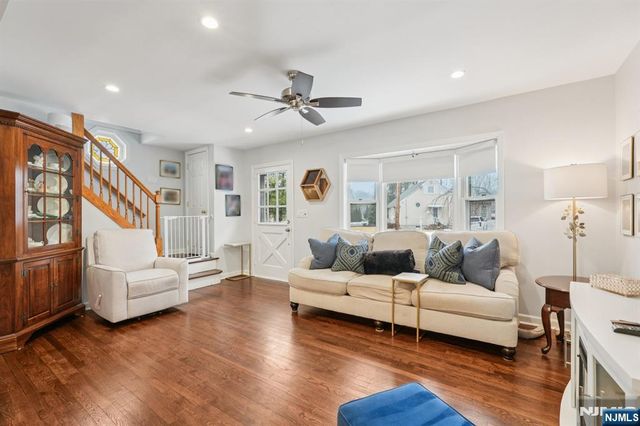 2 White Oak Lane, Wayne, NJ 07470