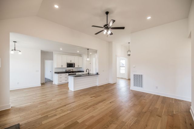 462 Halltown Rd, Portland, TN 37148